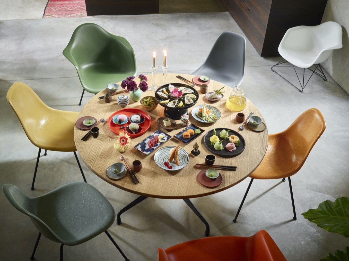 Eames Fiberglass Side Chair DSX