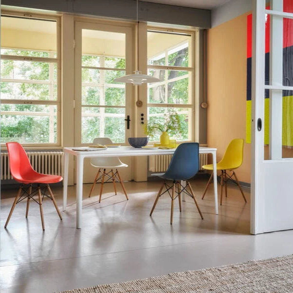 Eames Fiberglass Side Chair DSW