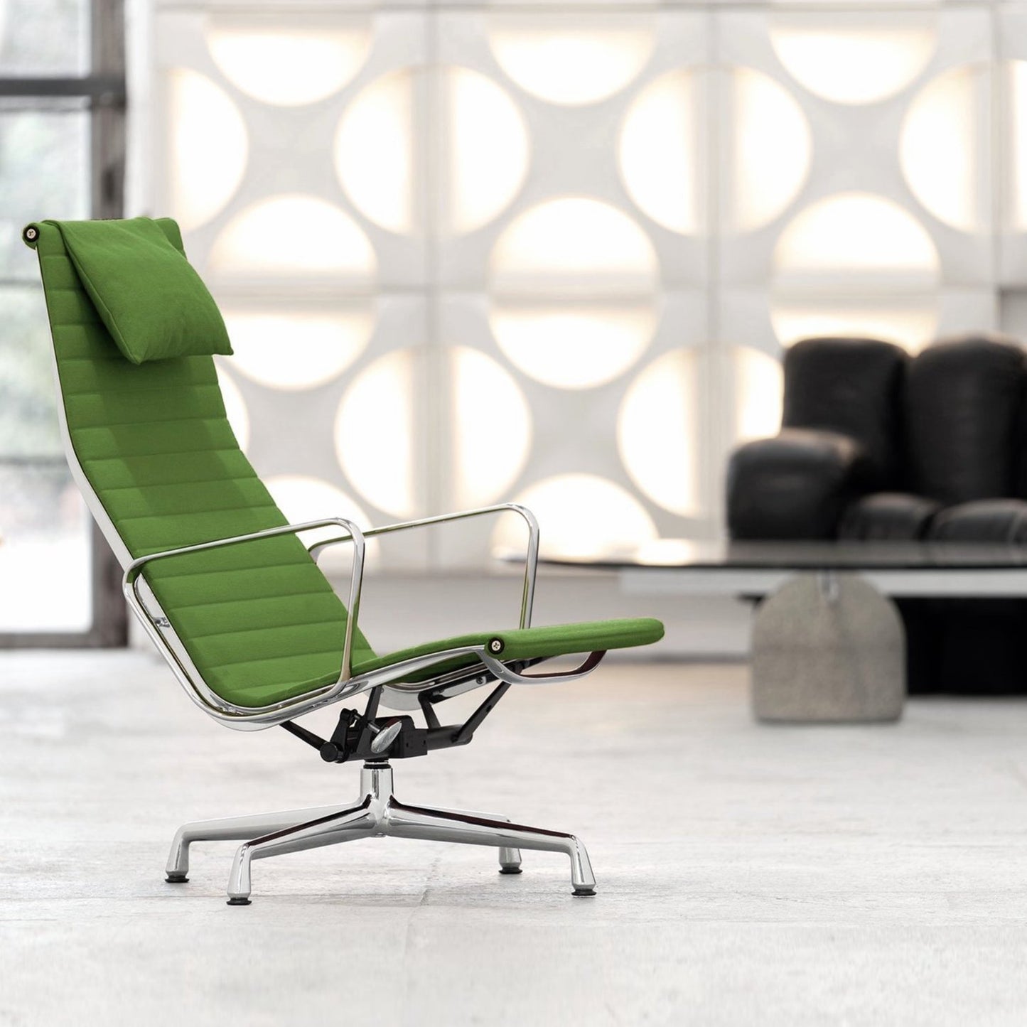 Aluminium Chair EA 124
