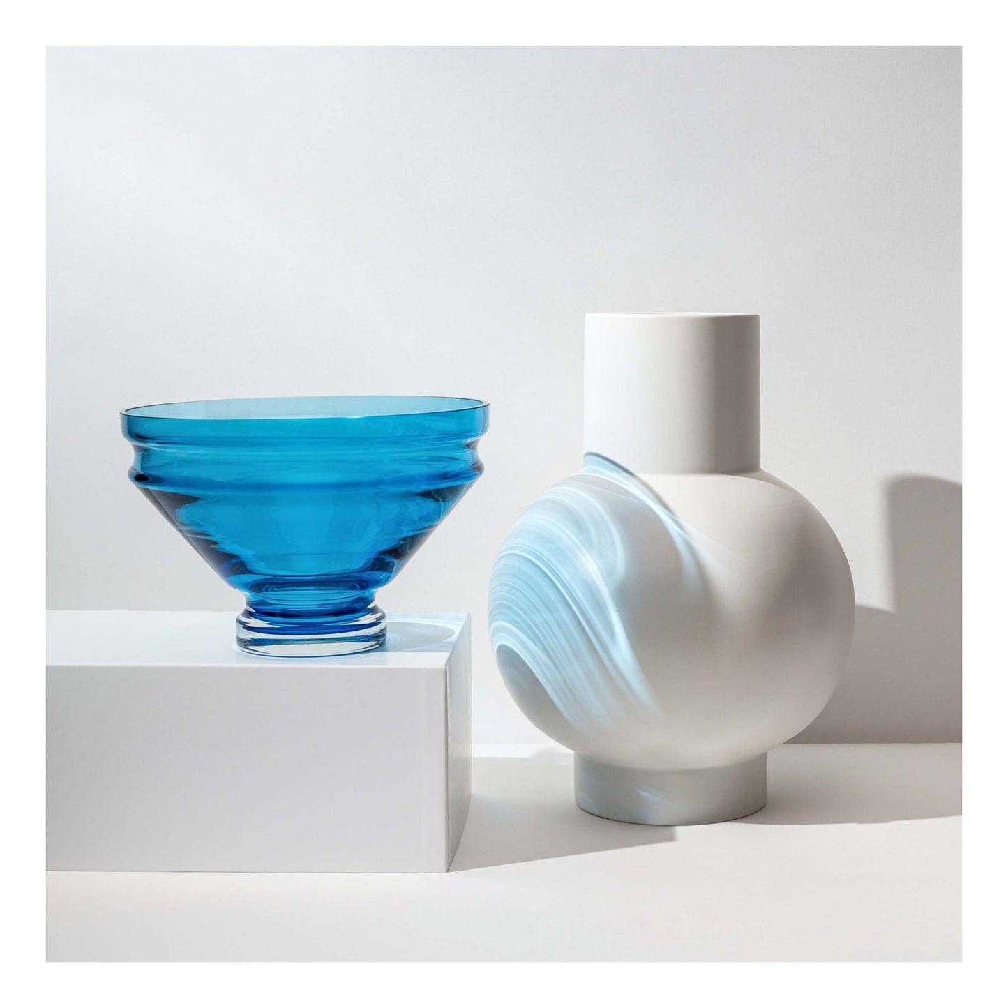 Relæ - glass bowl - large - Aquamarine Blue