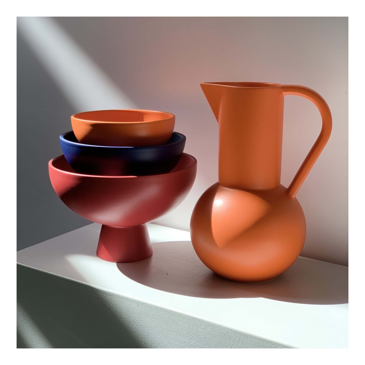 Strøm - jug - large - Vibrant Orange