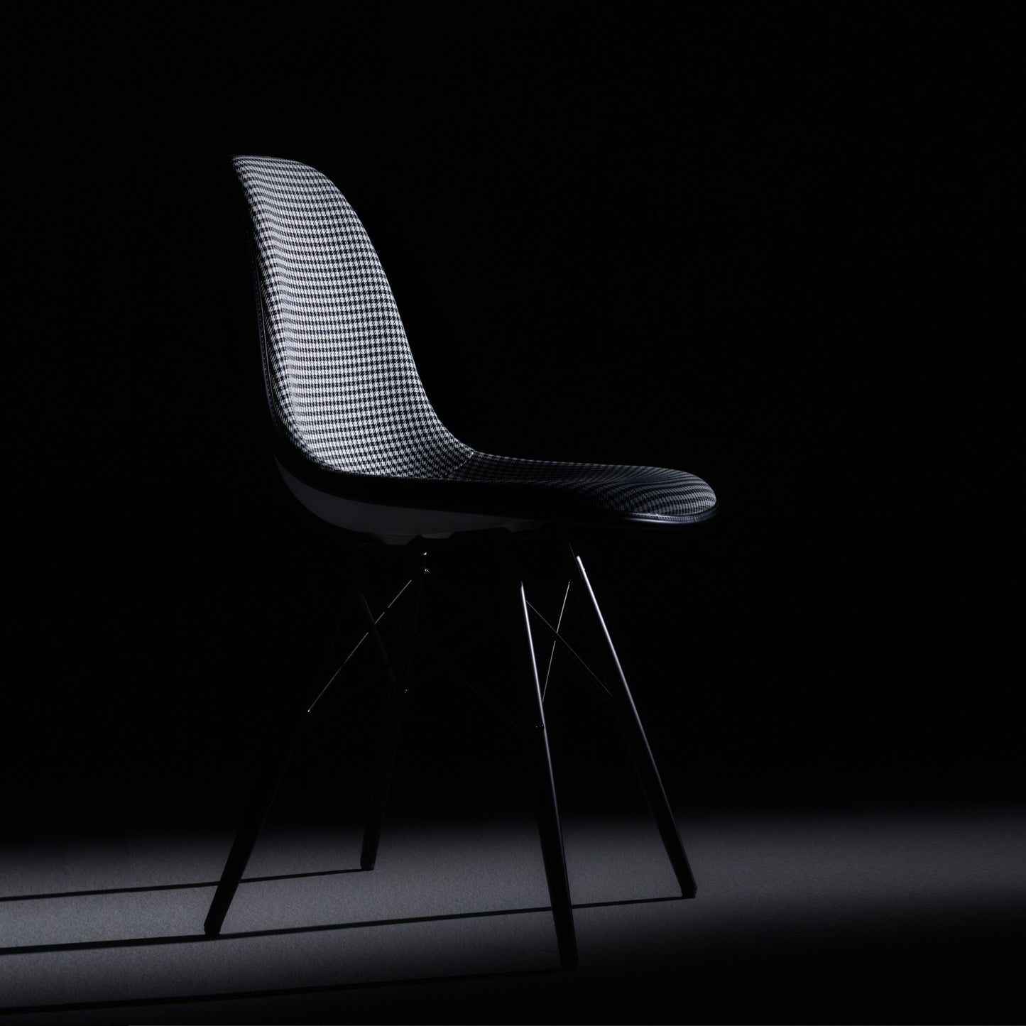 Eames Plastic Side Chair DSW Pepita Edition