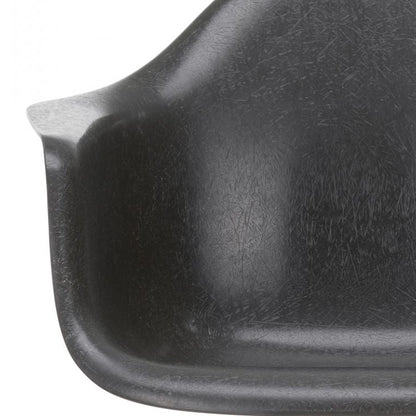 Eames Fiberglass Armchair DAR