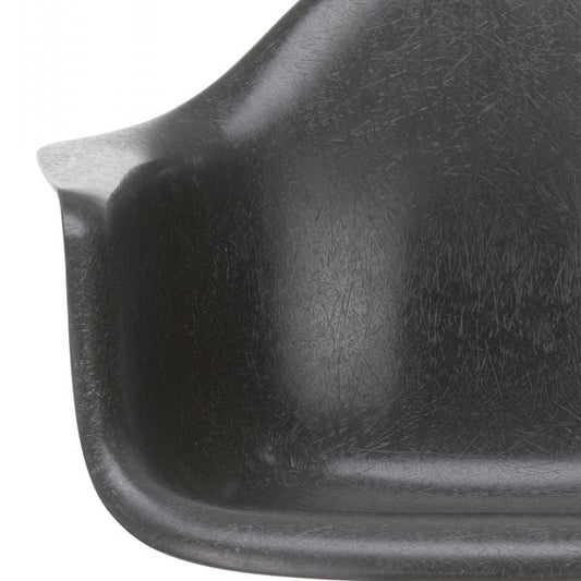 Eames Fiberglass Armchair DAR – Charles & Ray Eames